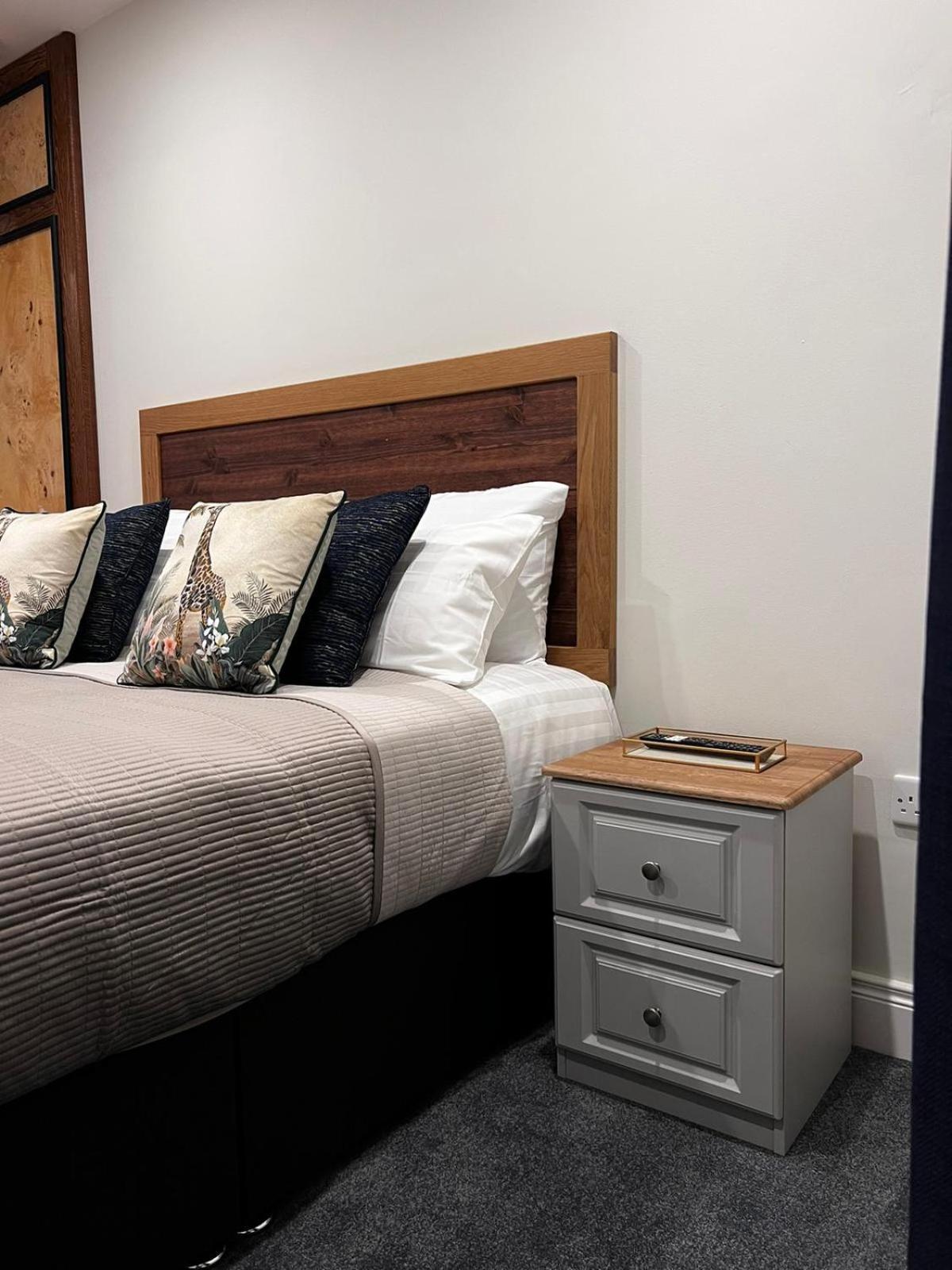 53 Luxury Rooms เมย์นูท ภายนอก รูปภาพ