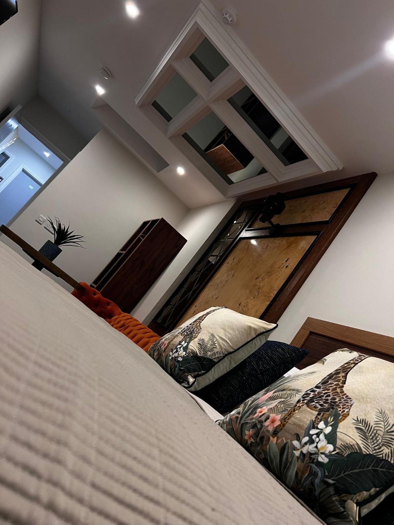 53 Luxury Rooms เมย์นูท ภายนอก รูปภาพ